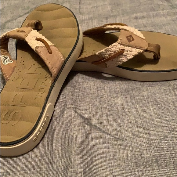 Sperry Women’s Flip Flop - Picture 5 of 5